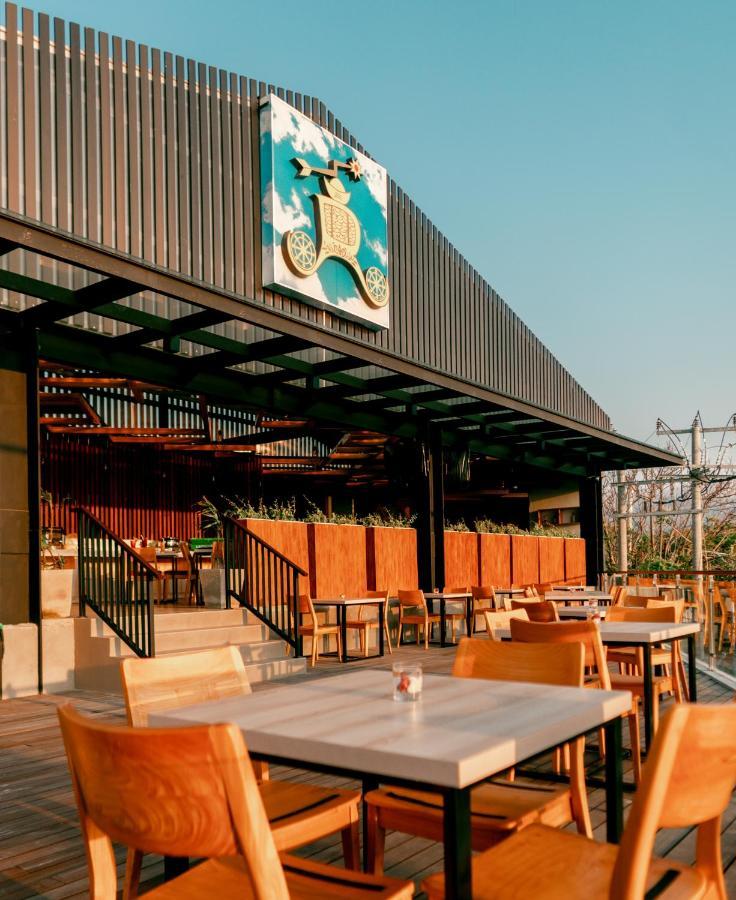Royal Regantris Trawangan Hotel Gili Trawangan Exterior photo